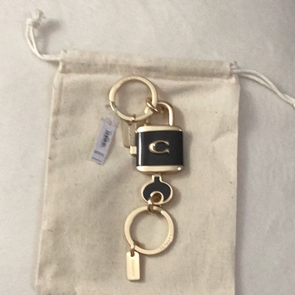NWT Coach Lock And Key Bag Charm Key Ring - Picture 2 of 5